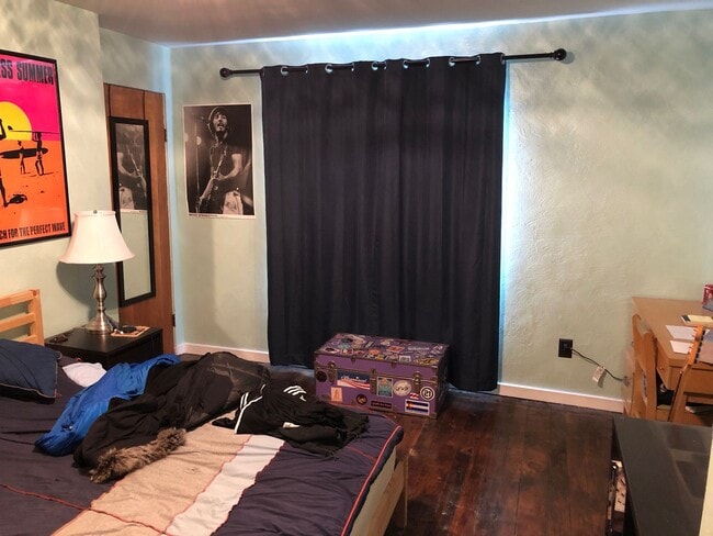 Building Photo - 102 s 126th