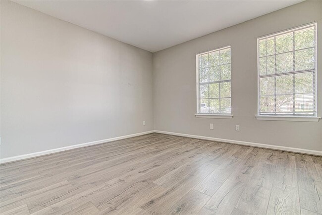 Building Photo - 1605 Dale Cove