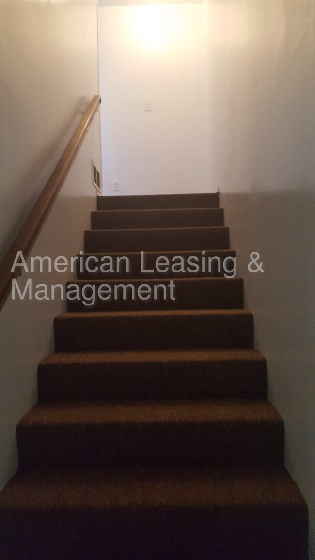 Building Photo - Brookhollow Duplex