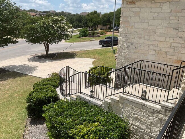 Building Photo - 403 Knights Cross Dr