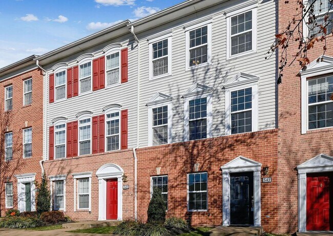 Building Photo - Resort-Style High View Townhome with 2-Car Garage, Private Office & Walkable Hunt Valley Location