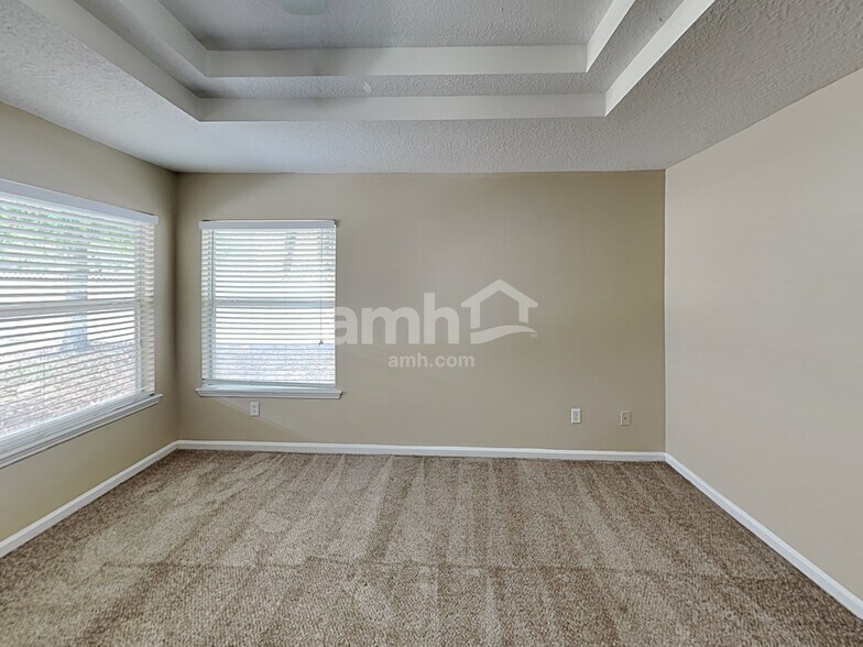 Building Photo - 10902 Campus Heights Ln