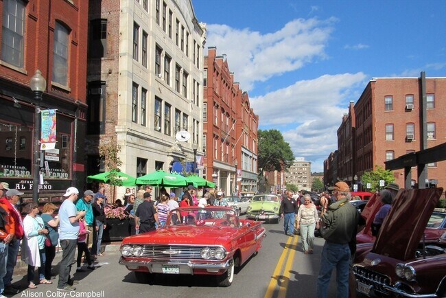 Building Photo - 111 Summer St