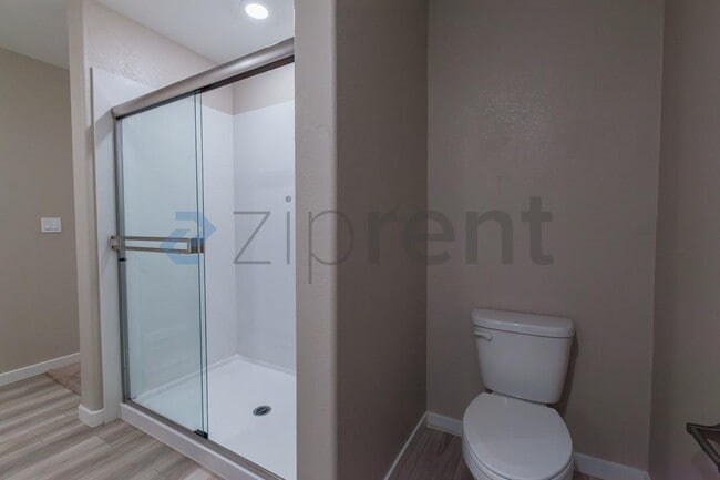 Building Photo - 2766 Bedell St