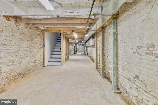 Building Photo - 1706 McCulloh St