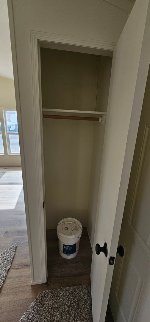 Building Photo - Fully Renovated 3Bd/2Ba Home in River Rock Fenced Yard Pet Friendly