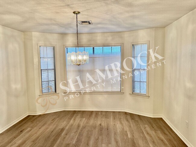 Building Photo - Spacious 3/2 in Lorena