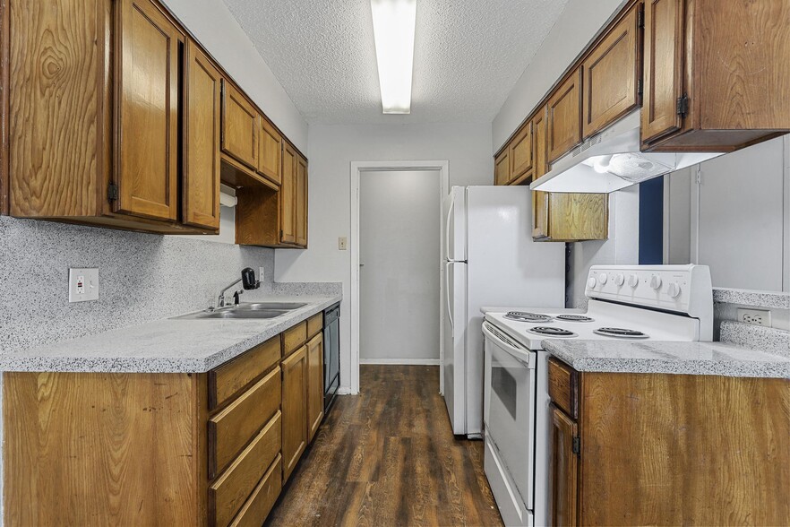 Building Photo - 4920 Brianhill Dr