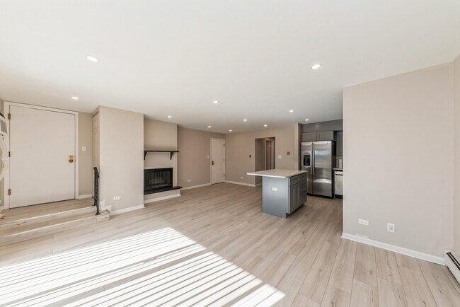 Building Photo - 751 S Dwyer Ave