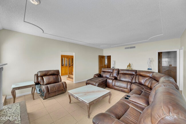 Building Photo - 2153 Trawood Dr