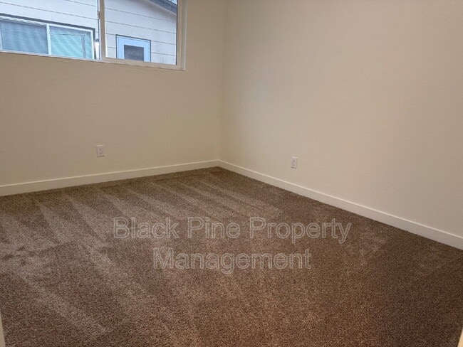 Building Photo - 1937 S Owyhee St