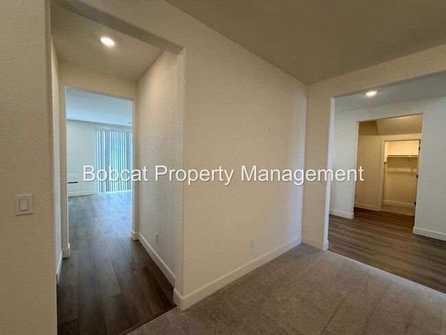 Building Photo - 1751 Boundary Peak St