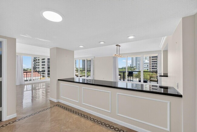 Building Photo - 4000 N Ocean Dr