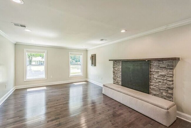 Building Photo - 4402 Cotuit Cir