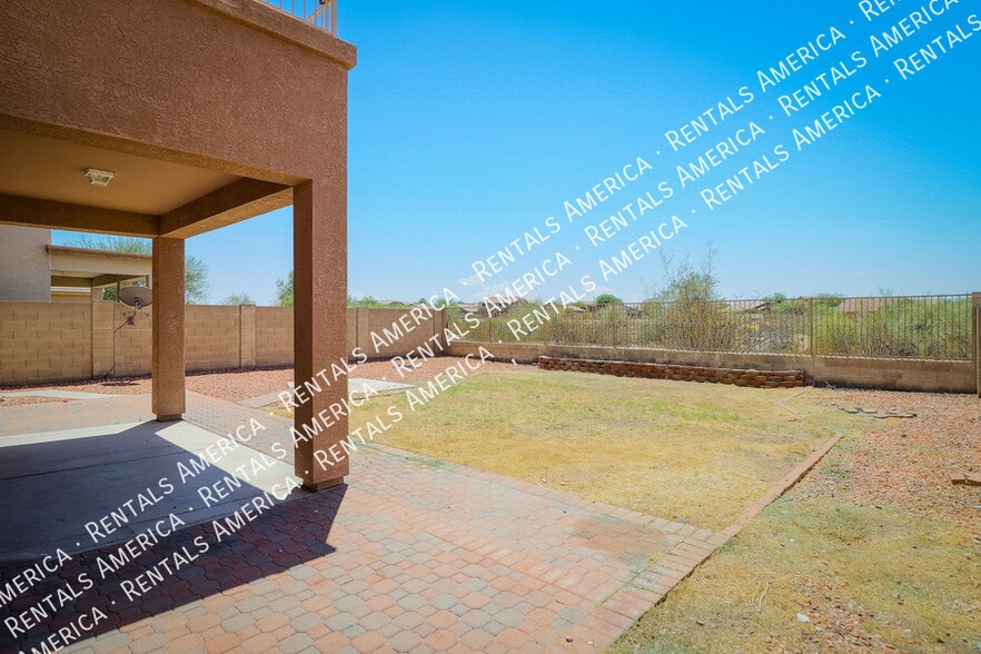 Building Photo - 17547 W Coyote Trail Dr