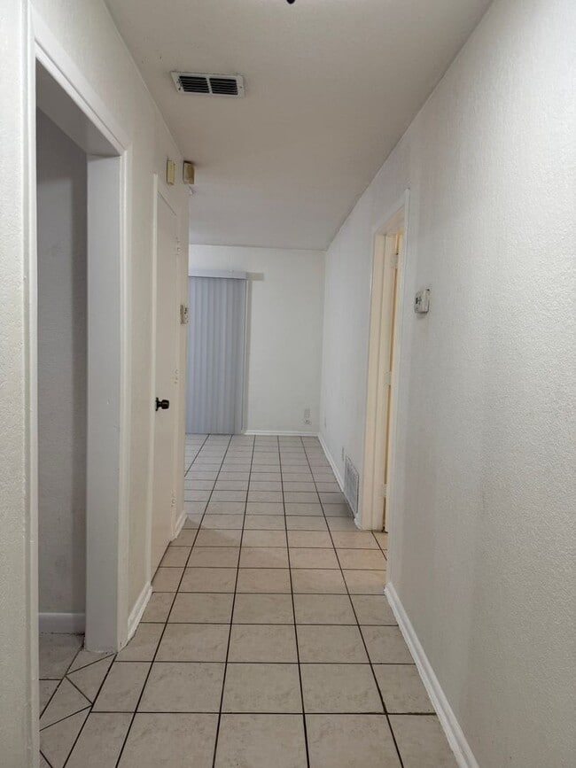 Building Photo - 3111 Eleuthera Ln