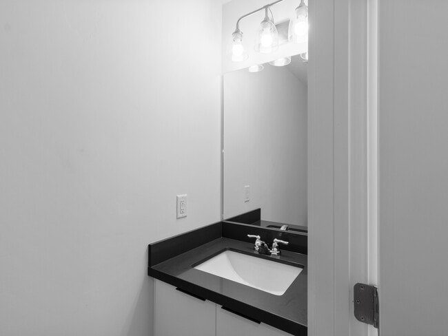 Building Photo - 1542 N 1870 E