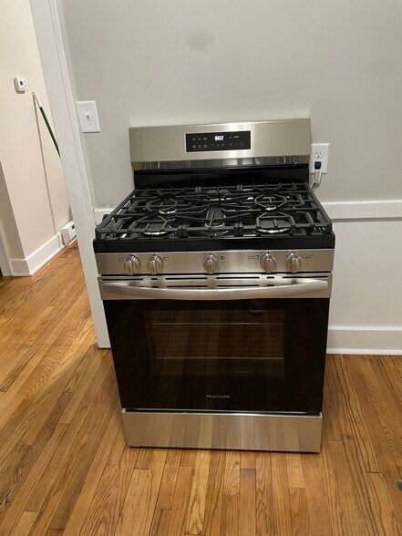 Kitchen - 738 Moore St