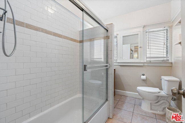 Building Photo - 607 N Gramercy Pl