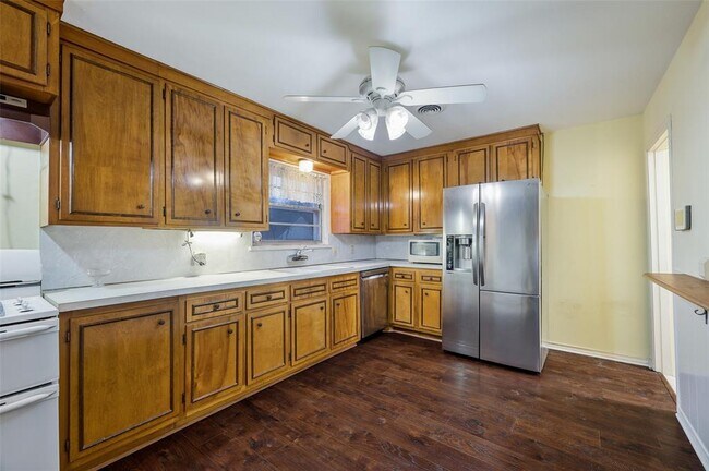 Building Photo - 2726 Crest Ridge Dr