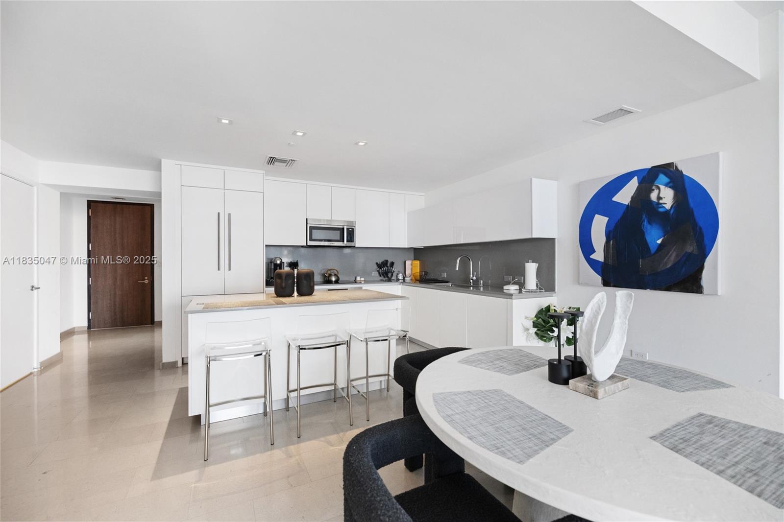 Building Photo - 88 SW 7th St