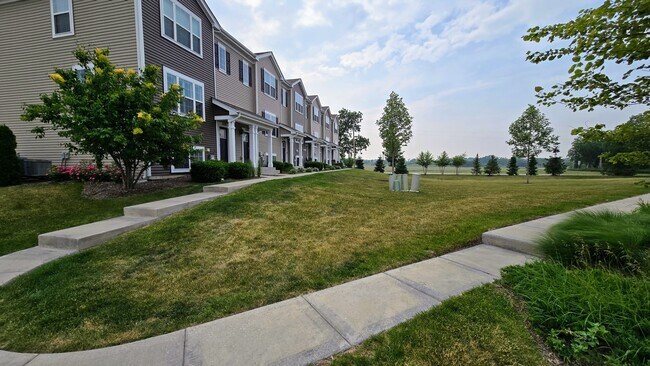 Building Photo - 2484 Alison Ave