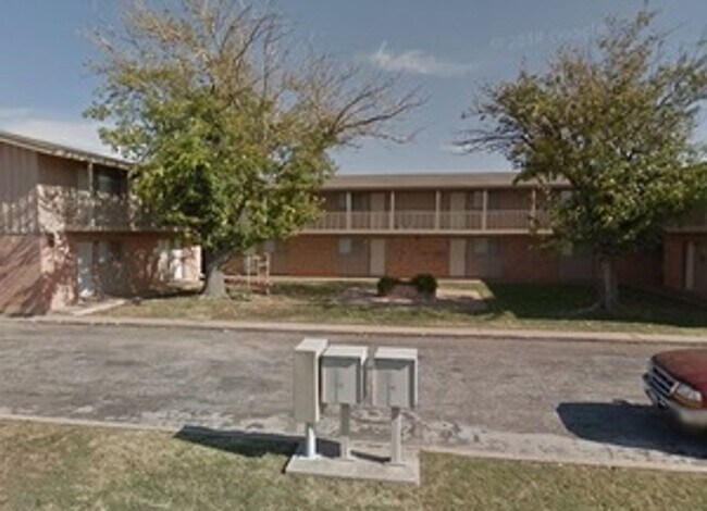 Building Photo - Spartanly Furnished Apartment 5 Miles to S...