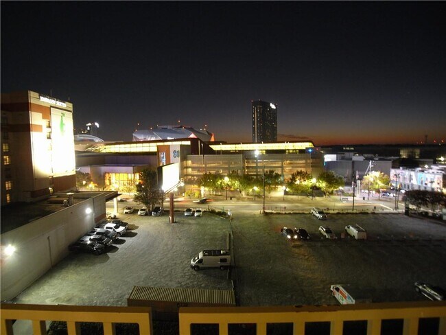 Building Photo - 250 Park Ave W NW