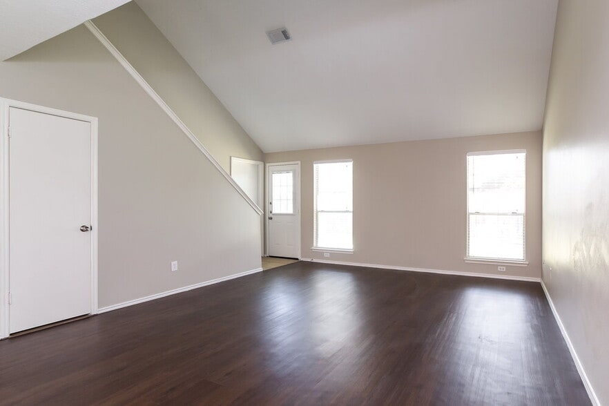 Building Photo - 3630 Red Fir Dr