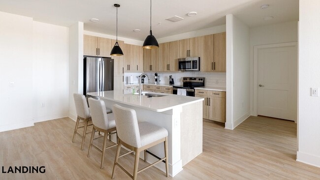 Building Photo - 108 N US Hwy 377