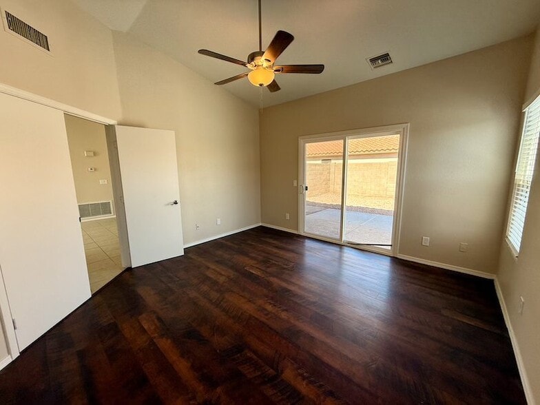 Building Photo - 4135 E Arbor Ave