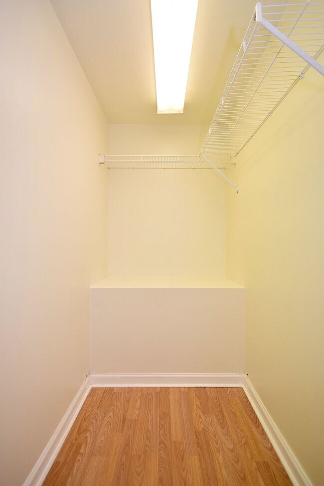 Building Photo - 5351 N East River Rd
