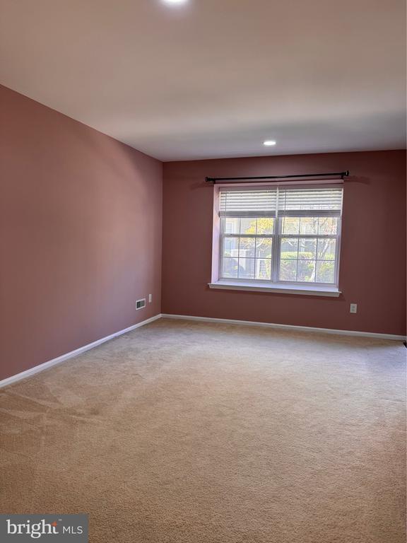 Building Photo - 5408 Essex Ln