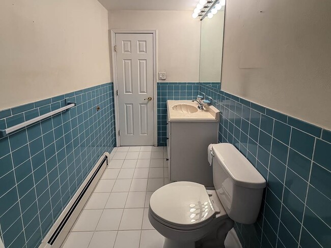 Building Photo - 513 AVENUE C