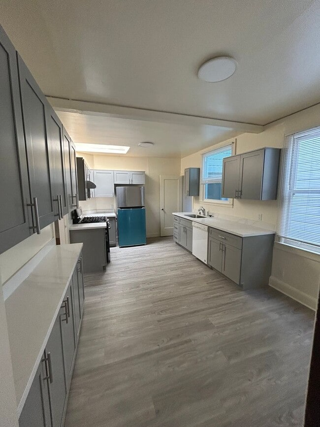 Building Photo - 1862 20th Ave