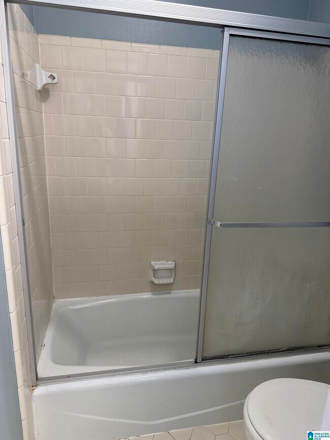 Building Photo - 284 Stonebridge Rd