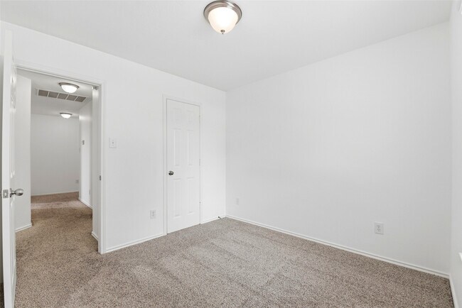 Building Photo - 5342 Gibralter Pl