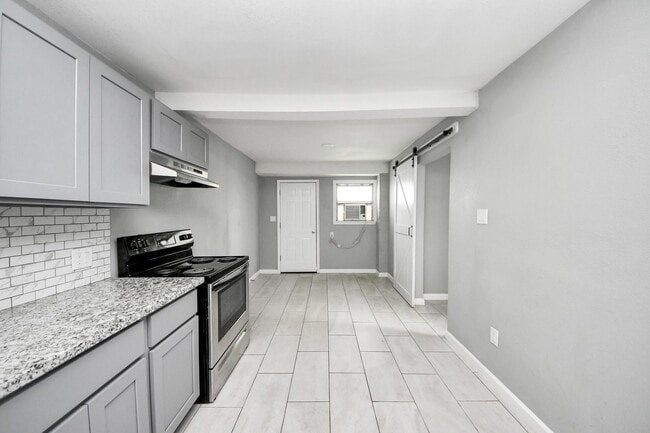 Building Photo - 7919 Brays St