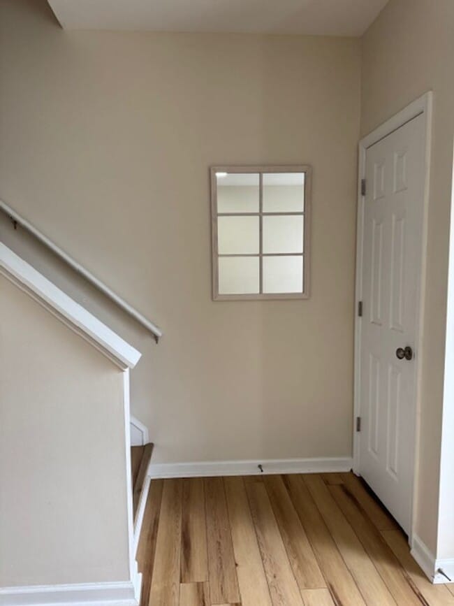 Building Photo - Renovated Townhouse in The Pinnacle Subdivision