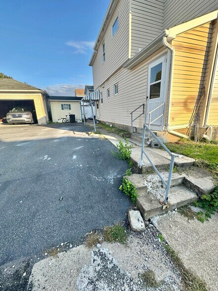 Building Photo - 230 Matson Ave