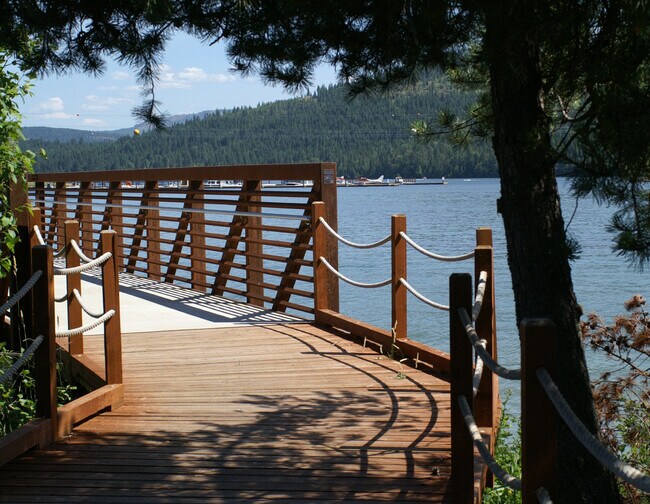 Building Photo - 502 Guthrie Place