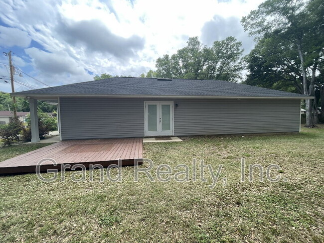 Building Photo - 4293 Castille Ave