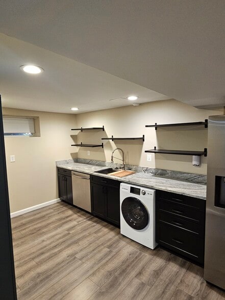 Dishwasher, All-in-one Washer/Dry, Refrigerator, and Granite Counter - 3503 Dunnington Rd