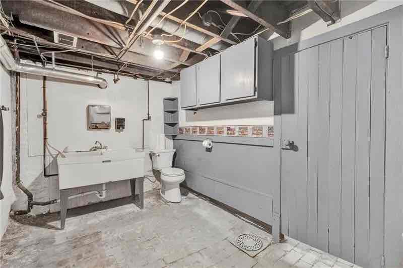 Building Photo - 1221 4th Ave