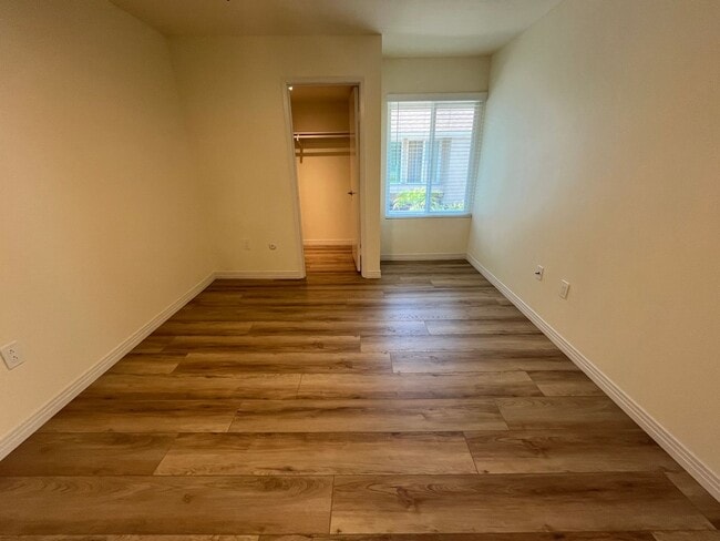 Building Photo - Upgraded, 2BD/2BA in Park Place: 1 Car Gar...