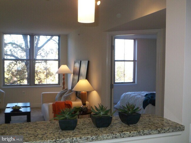 Building Photo - 11800 Sunset Hills Rd