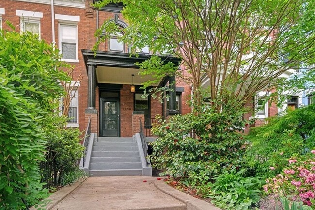 Building Photo - 1108 Lamont St NW