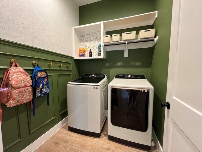 Building Photo - 177 Hidden Peak Dr