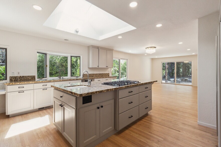 Building Photo - 26530 Conejo Ct