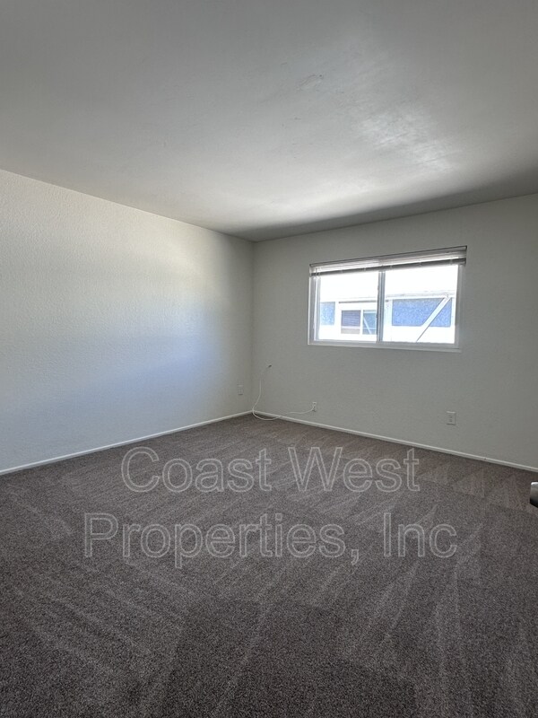 Building Photo - 1168 Cypress Ave